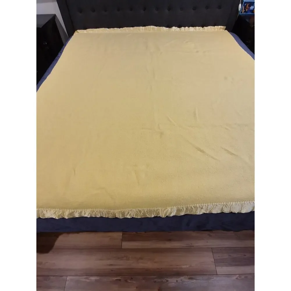 Vintage Acrylic Thermal Blanket Satin Trim Bright Yellow Plush 70x83 Twin